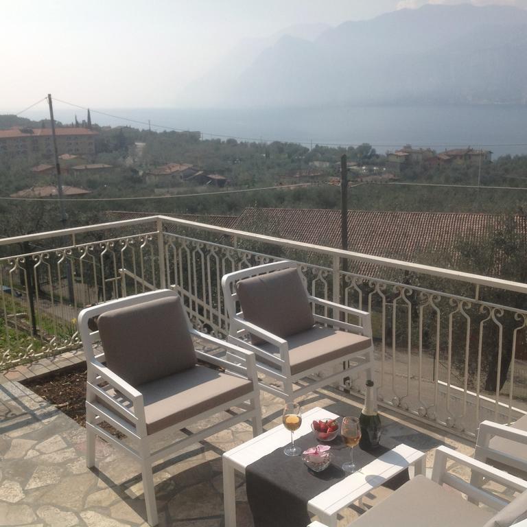 Villa Arianna Panoramic Apartments Мальчезіне Екстер'єр фото